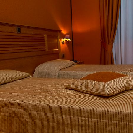 נאפולי Hotel Futura Centro Congressi מראה חיצוני תמונה