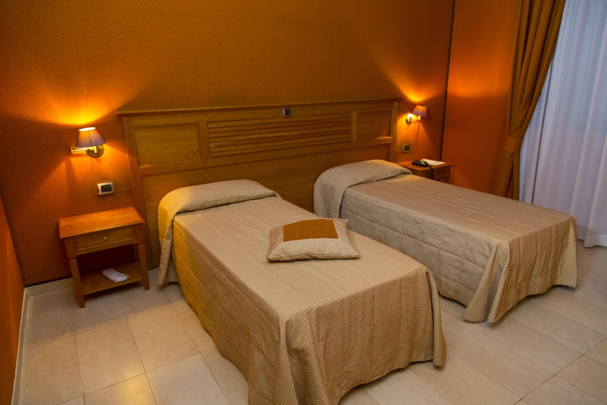 נאפולי Hotel Futura Centro Congressi מראה חיצוני תמונה
