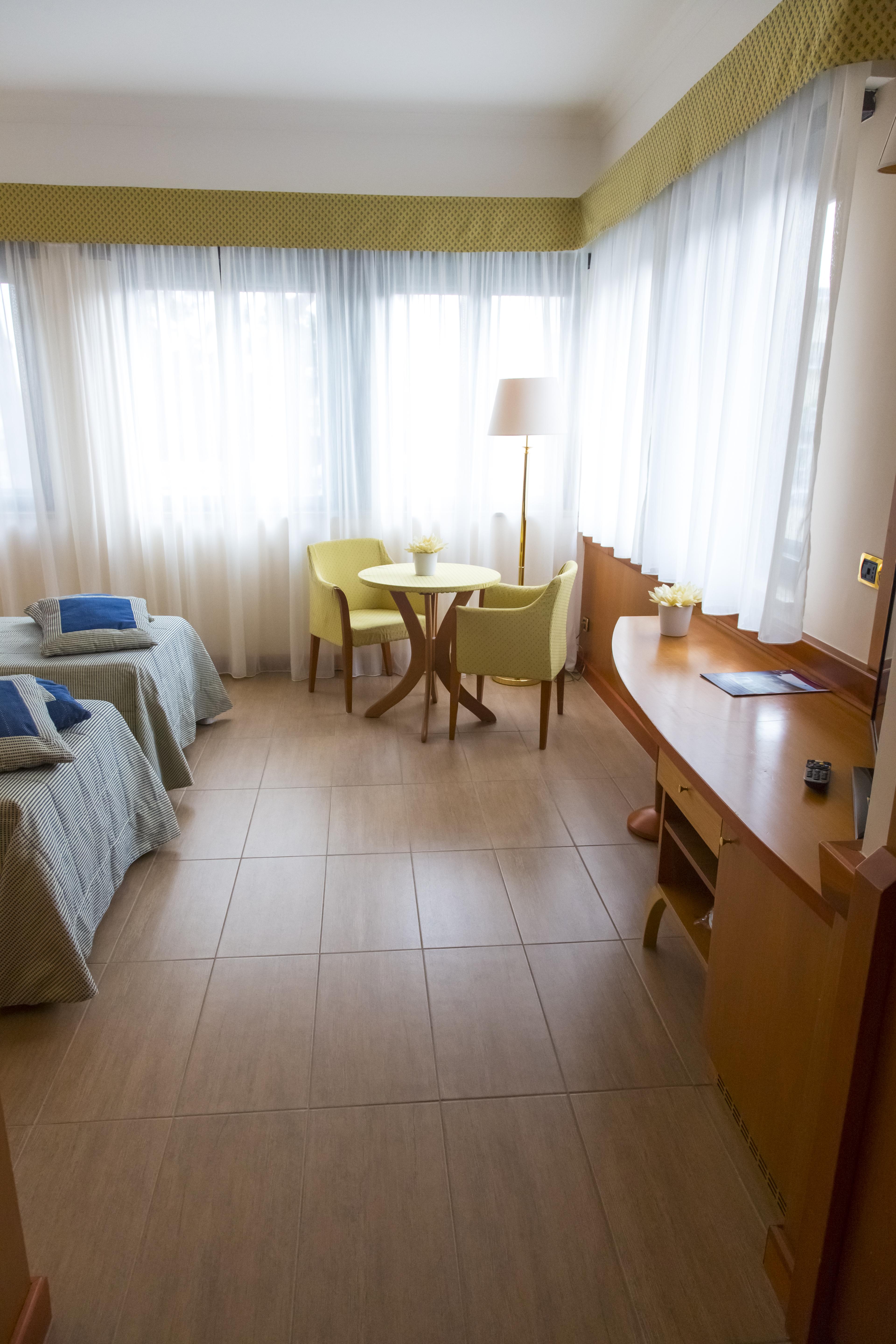 נאפולי Hotel Futura Centro Congressi מראה חיצוני תמונה